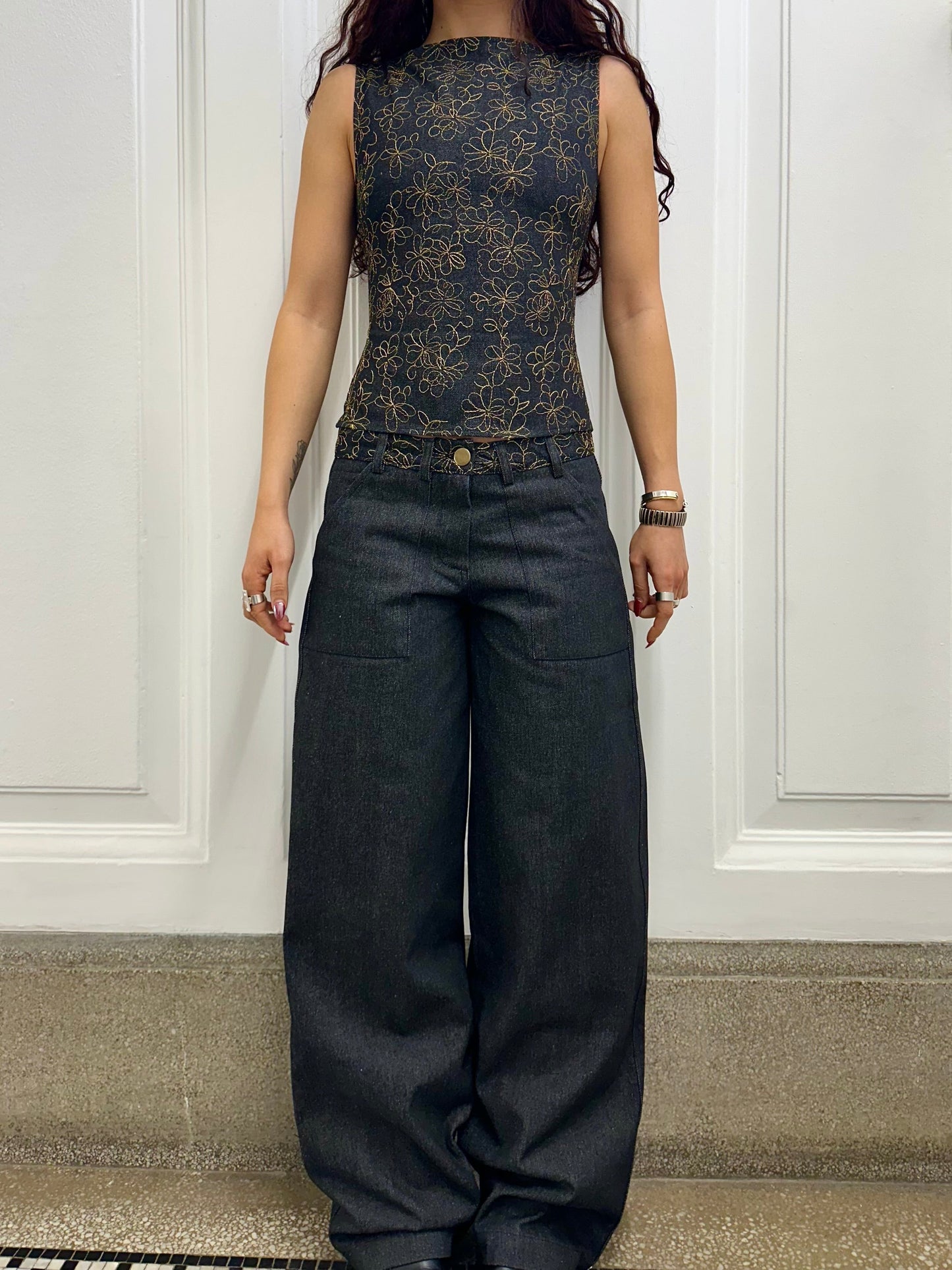 Charlie Elegance - Tijdloos charme in stijlvol geborduurd denim