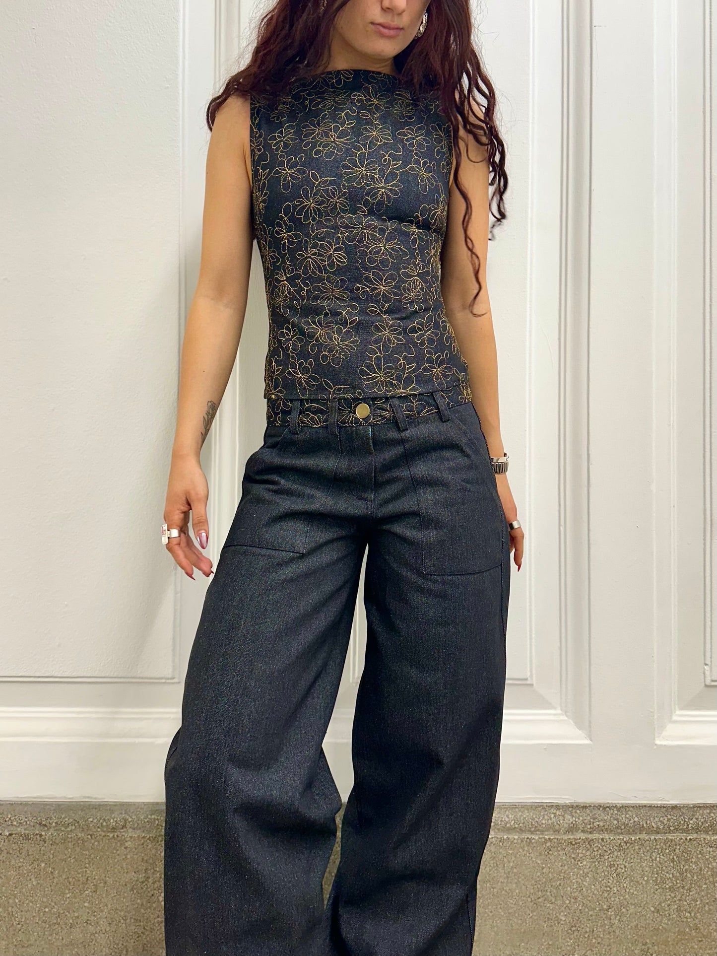 Charlie Elegance - Tijdloos charme in stijlvol geborduurd denim